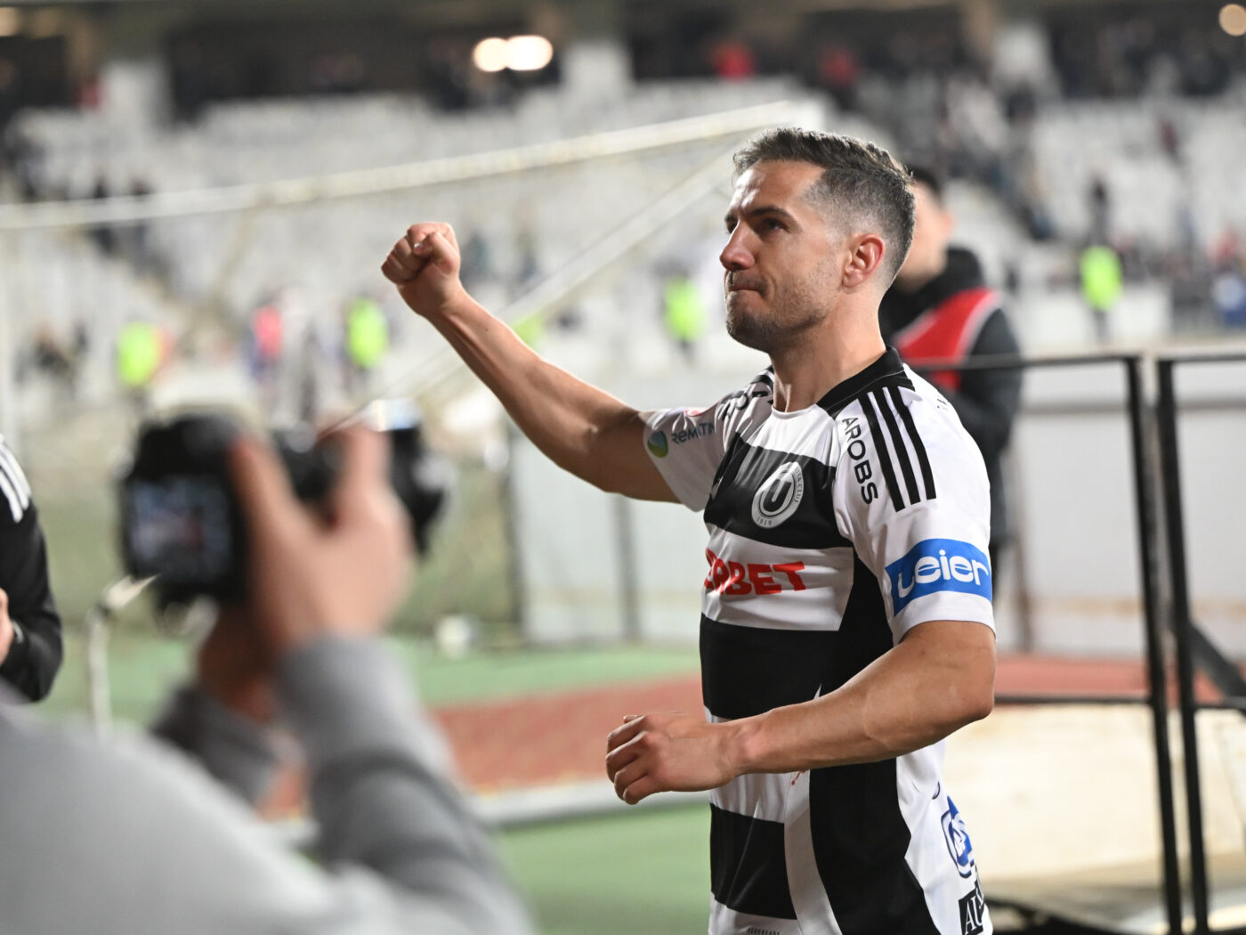 DECLARAȚII Alex Chipciu, un nou discurs-șampanie! A făcut show la microfon ca nimeni altul după U Cluj – FC Argeș 1-0: „Nu putem să fim patetici! Ținem cu Dinamo”