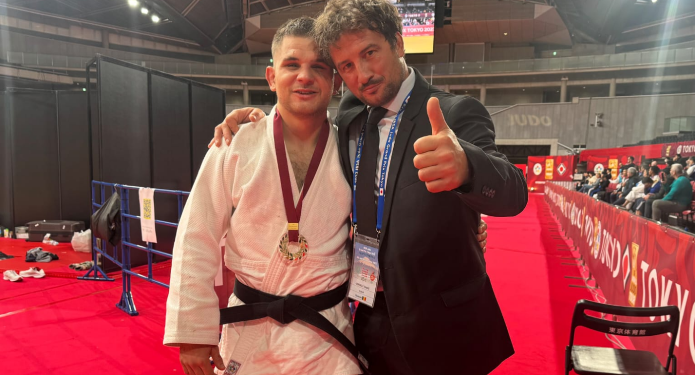 SPECIAL Antrenorul de campioni adevărați: „Ei sunt un exemplu pentru mine”. Ce poate oricine să învețe de la sportivii nevăzători care fac legea în judo