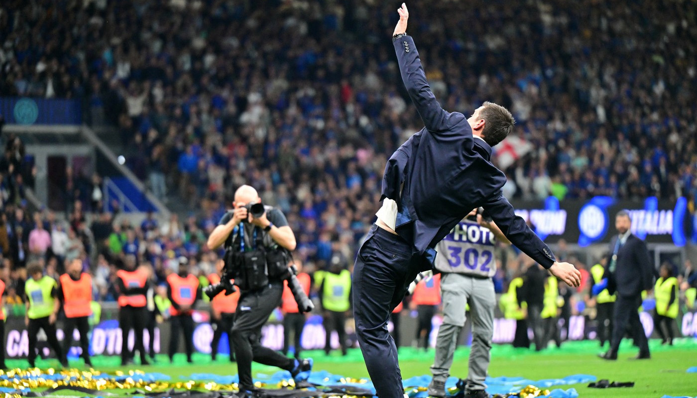 Ce bucurie nebună pentru Cristi Chivu! A fost la un pas să se accidenteze după ce a ieșit campionul Italiei cu Inter