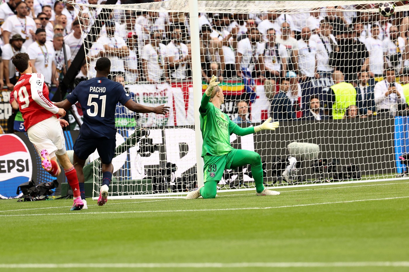 Celebrul cântăreț a pariat 1.000.000 de dolari pe finala PSG – Arsenal. Pe cine a mizat că va câștiga