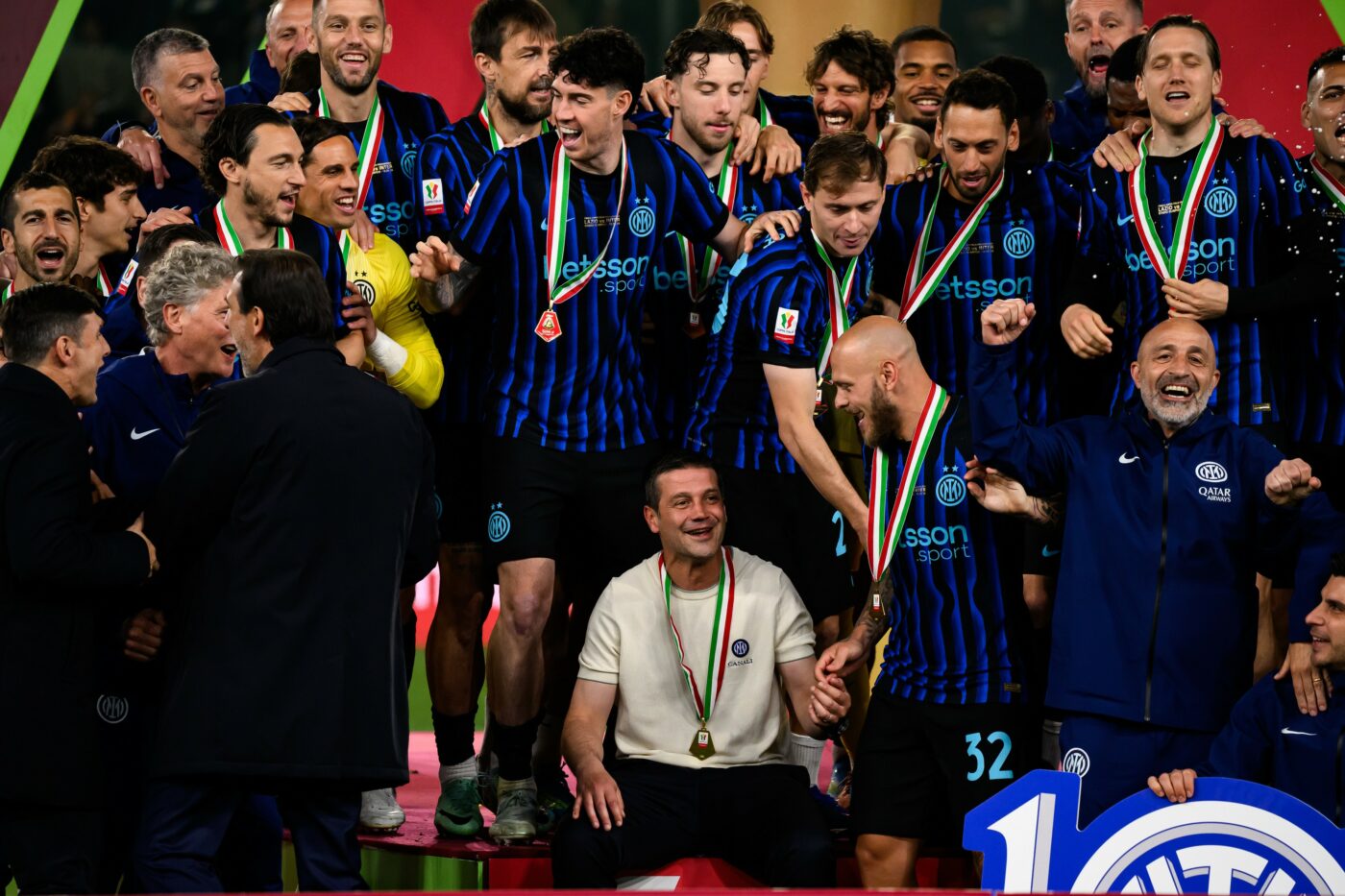 Cristi Chivu a rostit numele româncei Nadia Comăneci în fața întregii planete. A lăsat modestia și a spus-o clar: „Un 10 cu felicitări!”