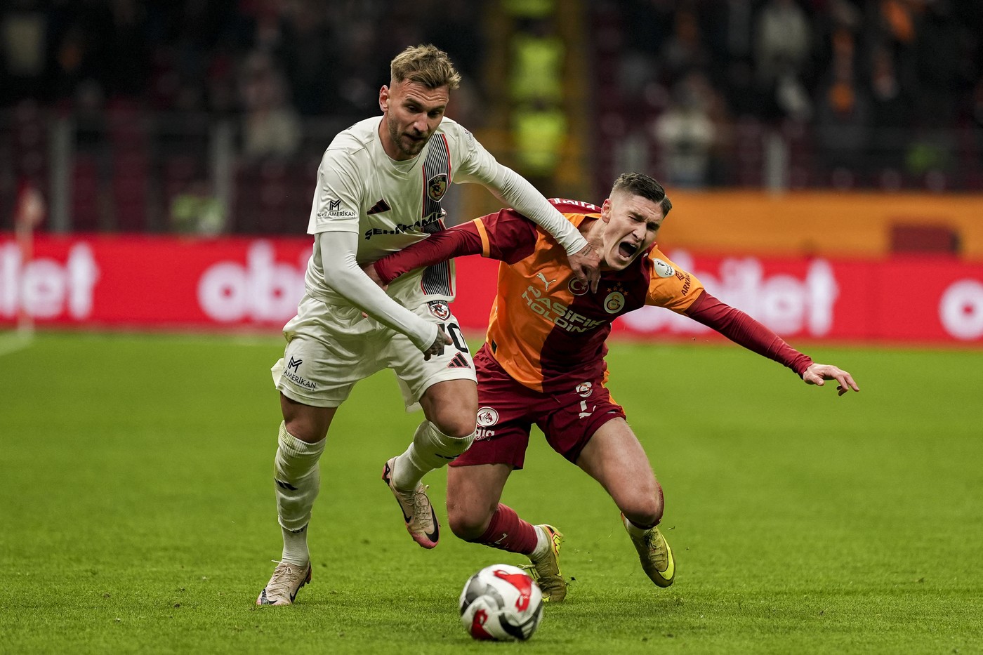 Final pentru Drăguș la Gaziantep: atacantul lui Rădoi a părăsit echipa, iar Becali îl așteaptă la FCSB