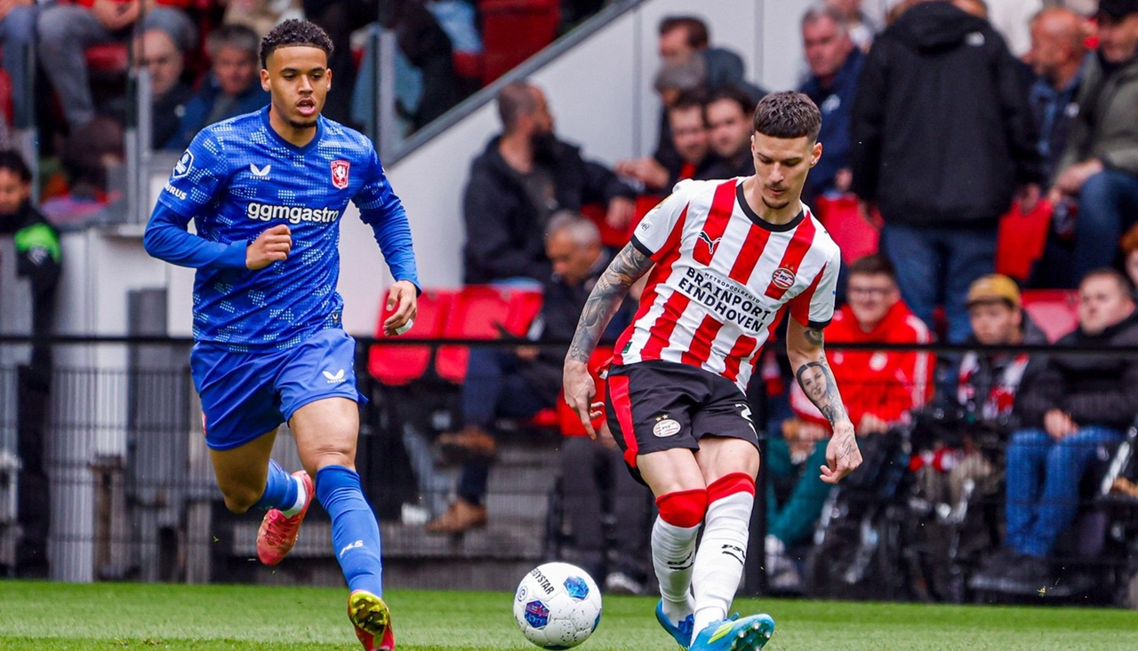 PSV l-a scos la vânzare pe Dennis Man, iar românul vrea să dea lovitura cu un transfer de top! Gol și pasă de gol în primul meci după ce s-a vorbit de plecarea lui!