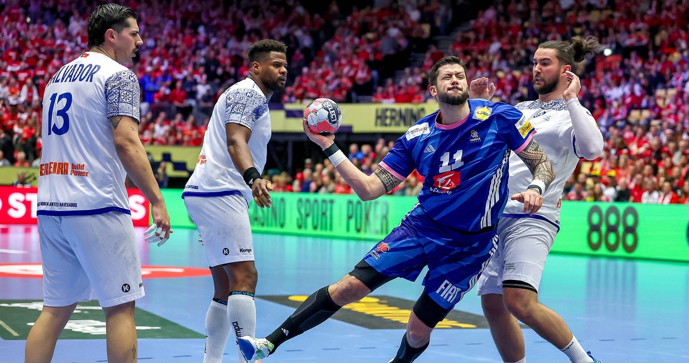 dinamo-a-semnat-cu-un-portughez-din-nationala-pivotul-a-jucat-la-fc-porto.jpg
