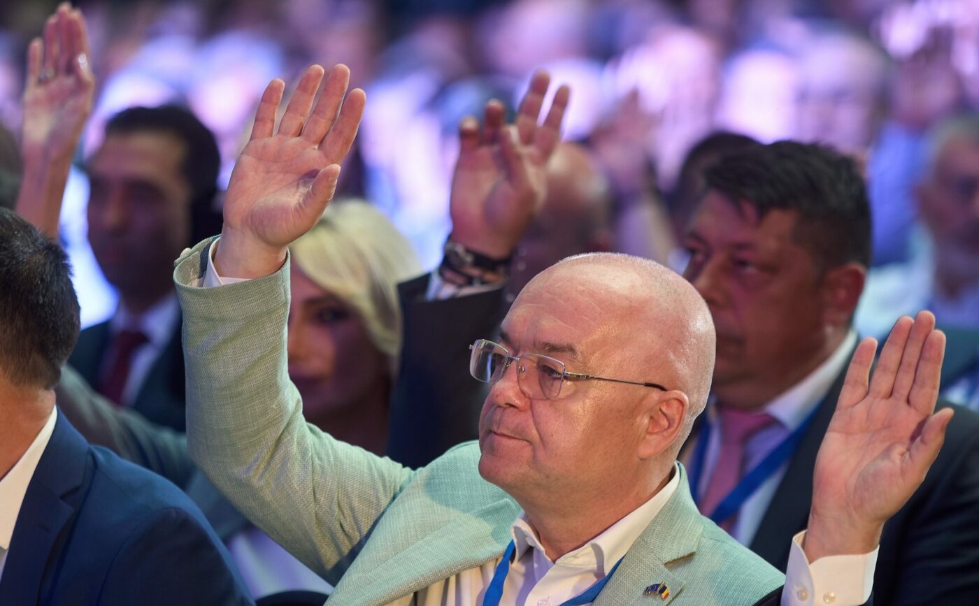 Emil Boc, gafă uriașă despre care vorbește toată România: „Capul sus!”