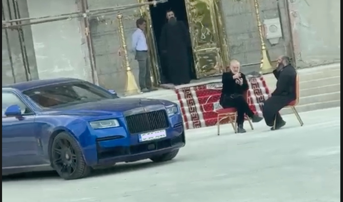 Gigi Becali stă aproape non-stop la șantierul bisericii din Pipera. Cum a fost surprins patronul FCSB