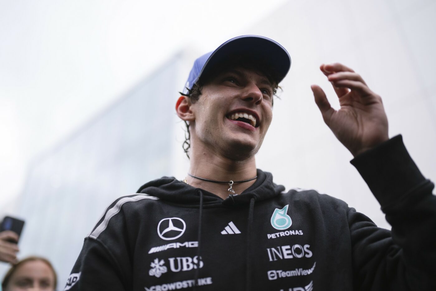 kimi-antonelli-marele-premiu-al-canadei-pilot-19-ani-a-patra-victorie-consecutiva-1400x933.jpg