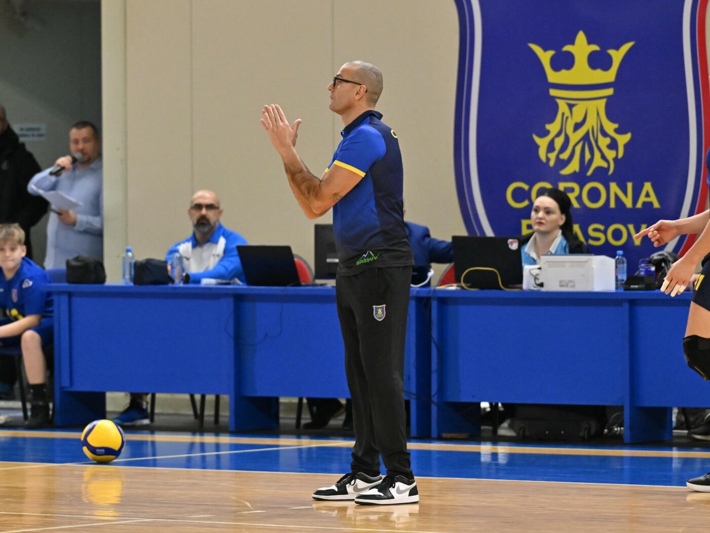Maurizio Castellano, final de mandat la Corona Brașov după conflictele cu jucătorii! Laurențiu Lică ar putea reveni sub Tâmpa