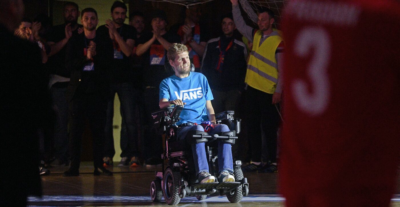 Mihai Neşu are o pensie mizeră din țară şi una uriaşă din străinătate. România l-a trădat, Olanda l-a salvat!