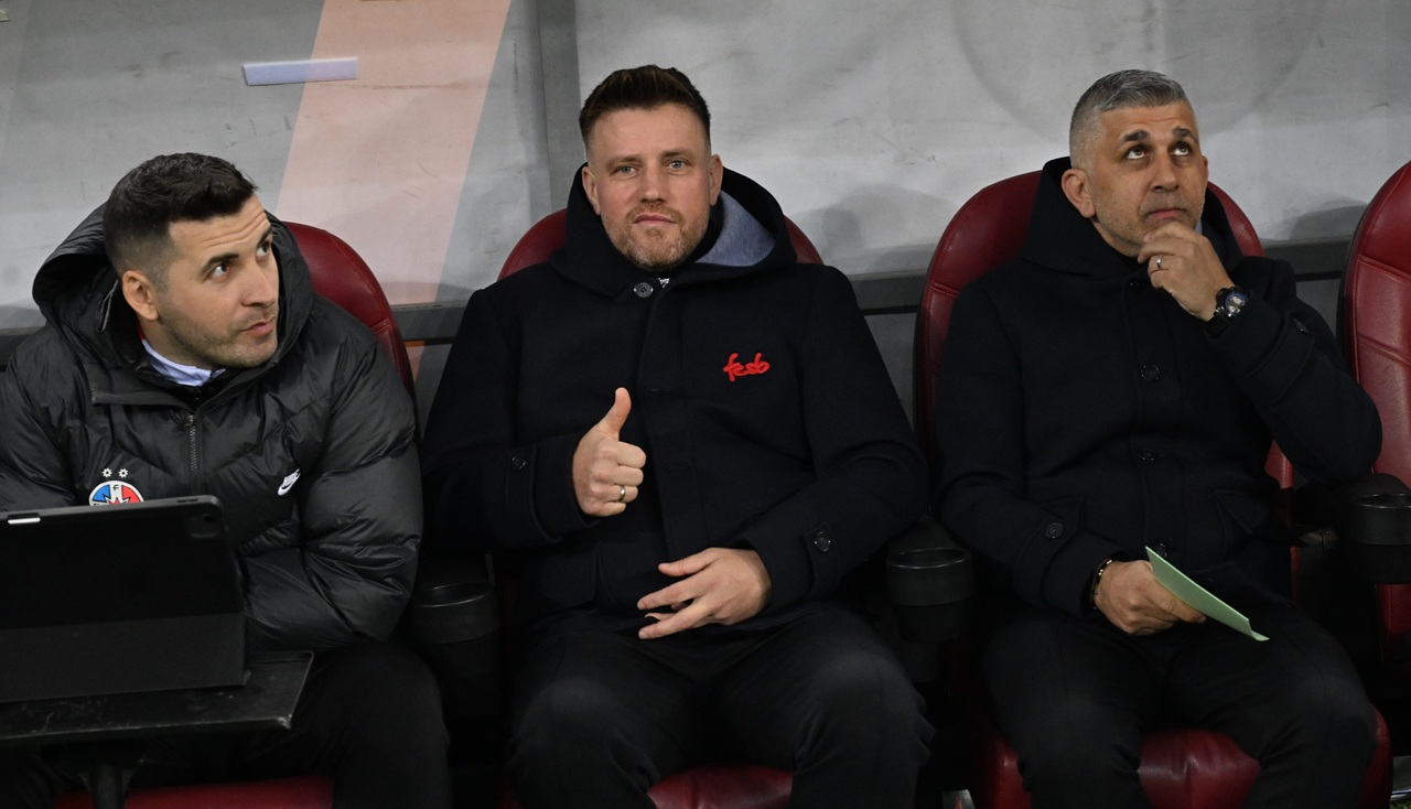 S-a aflat cum este păcălit regulamentul la FCSB! Mihai Pintilii dă tot din casă: „A fost trecut preparator fizic ca să poată sta pe bancă”