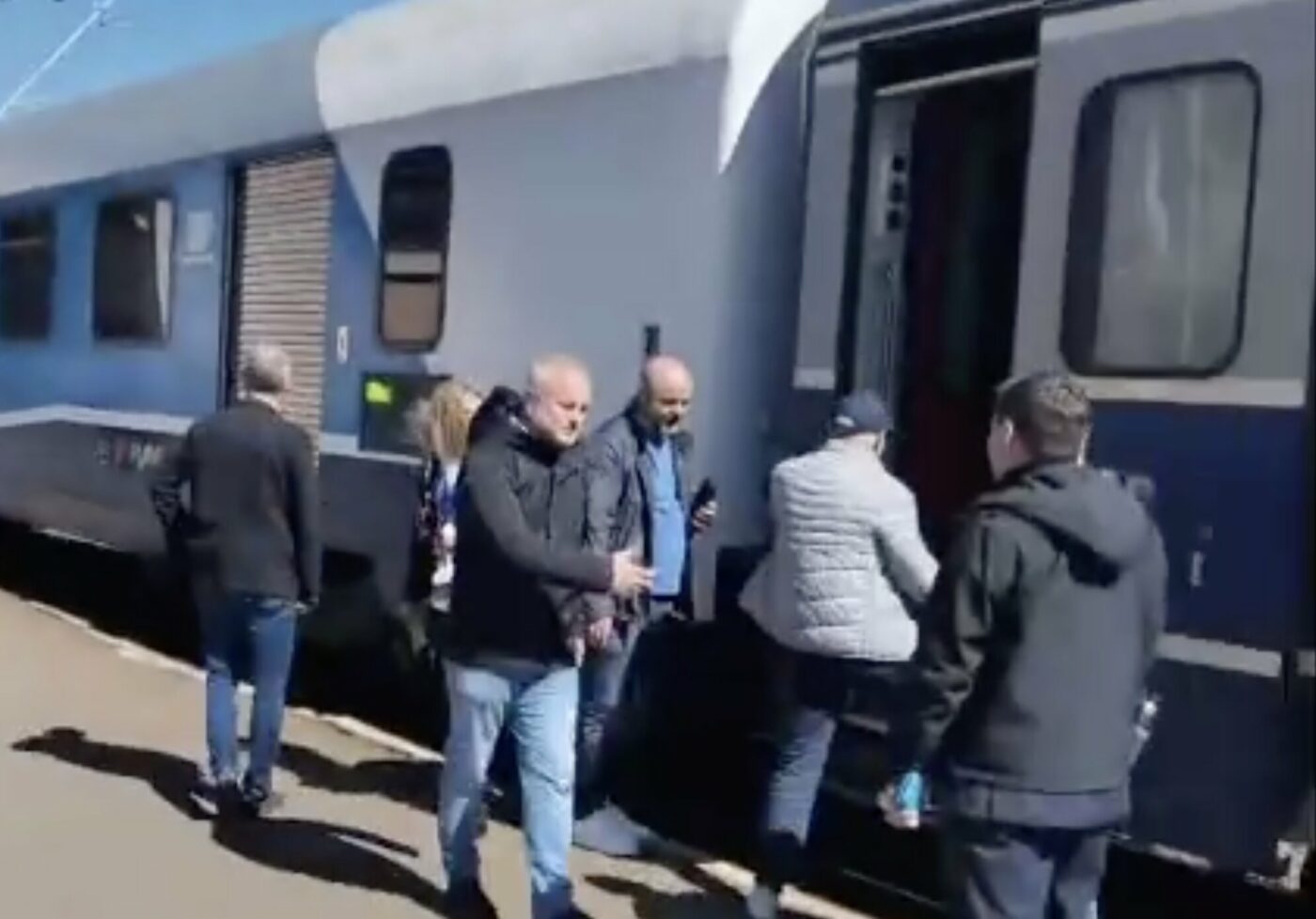 Milionarii din Bănie, „la cușetă”! Unde au fost surprinși Mihai Rotaru și acționarii Craiovei cu câteva ore înainte de finala Cupei României