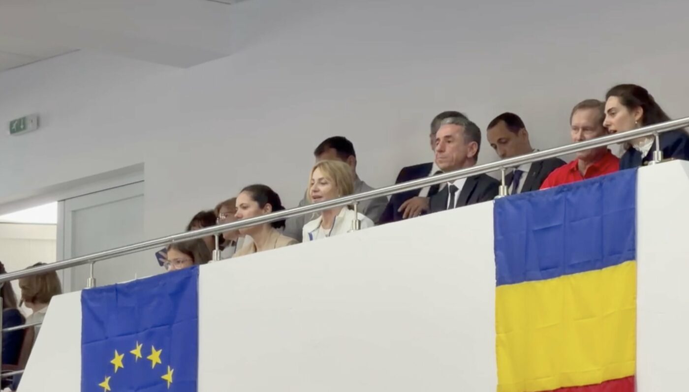 VIDEO Nadia Comăneci, celebrată ca o zeiță la Oneşti! Imagini şi reacții: „Toate performanțele din gimnastica românească s-au născut aici!”