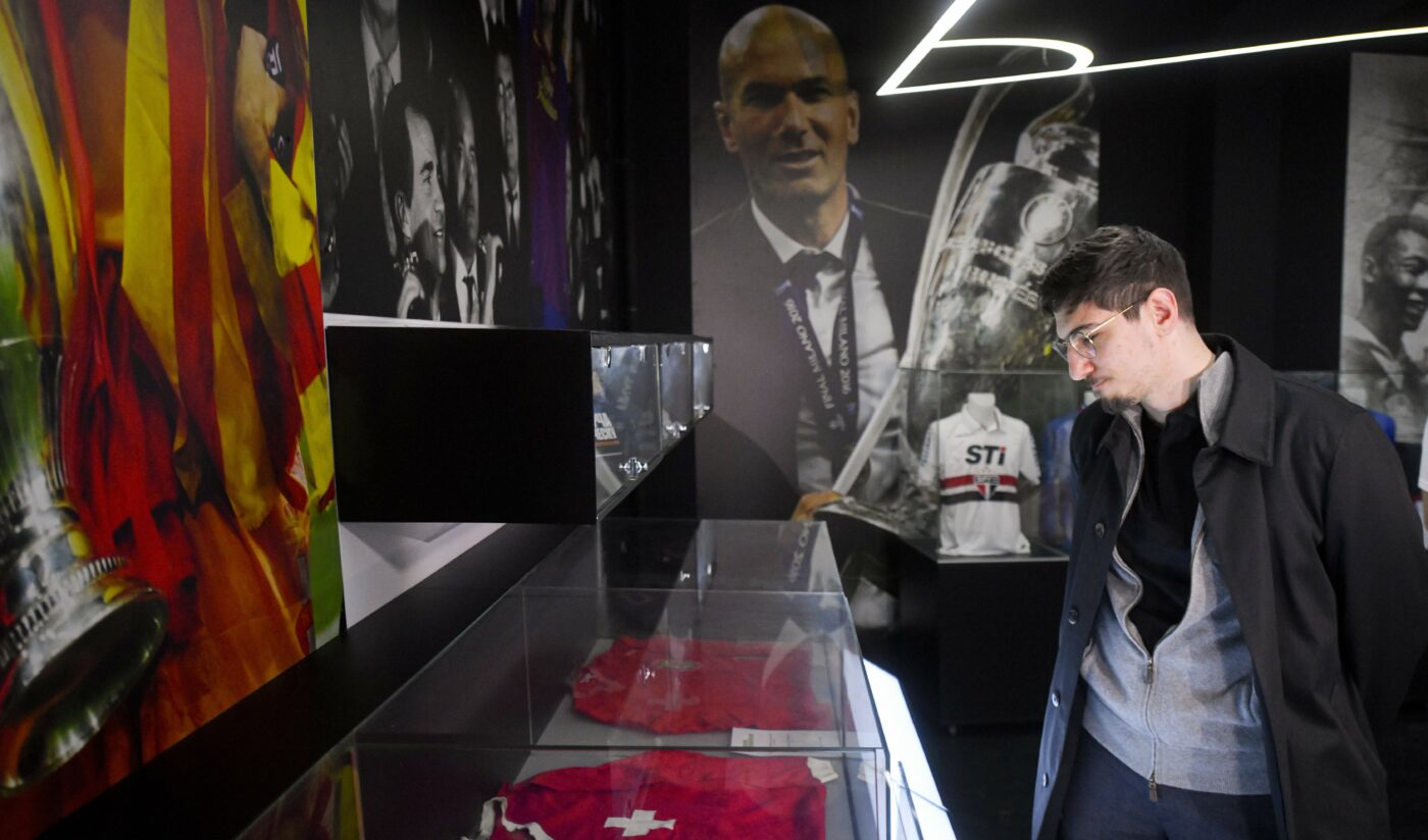 EXCLUSIV Nepotul lui Matei Lucescu joacă fotbal. Mircea Lucescu i-a dat un tricou cu numărul 11: „E important să-și găsească drumul în viață”