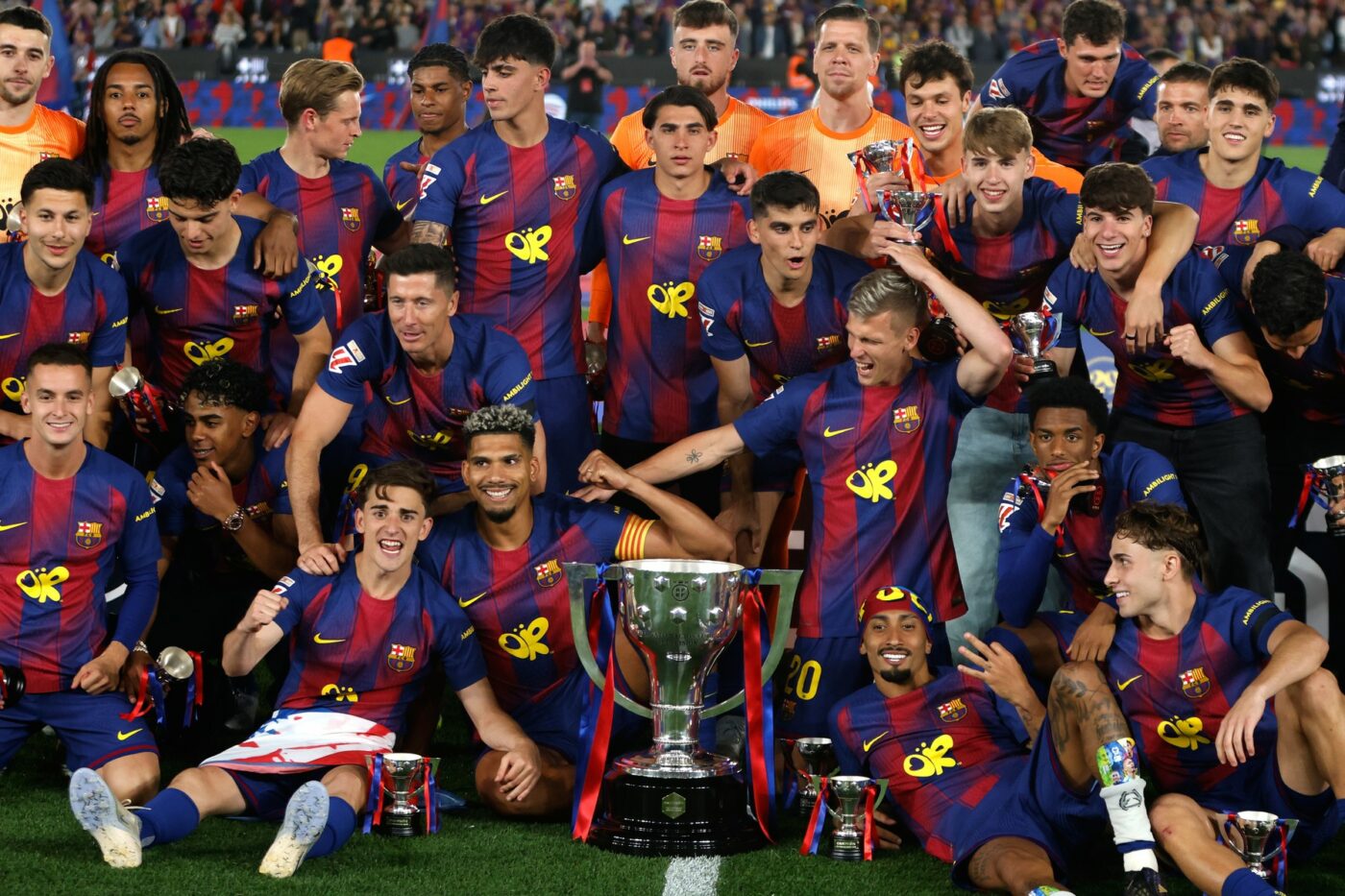 Cum i-a numit, de la Madrid, Pedro Sanchez, premierul Spaniei, pe fotbaliștii Barcelonei în mesajul trimis după „El Clasico”