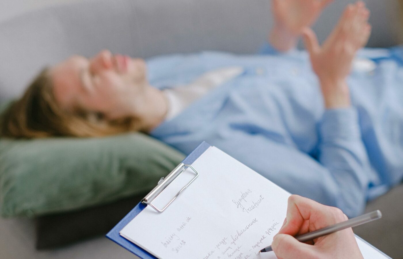 Psihologii spun că oamenii care au succes nu fac niciodată aceste 7 lucruri după ce termină munca