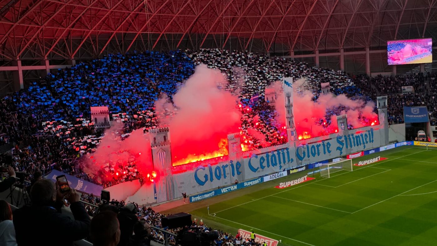 Scenografie impresionantă a oltenilor în Universitatea Craiova – U Cluj