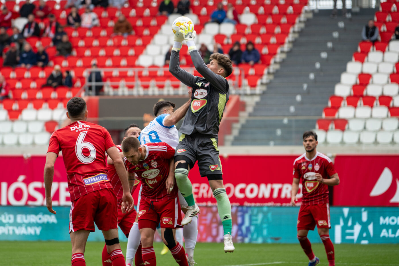 A pus palmele la revenirea în prima ligă a Sepsi OSK, dar încă nu-și știe viitorul. Bogdan Ungureanu: ”Aștept să văd care va fi drumul meu”