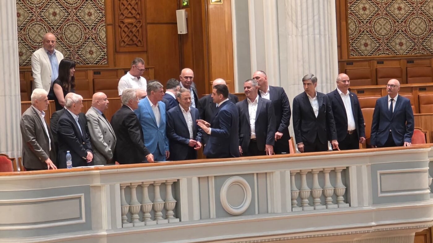 EXCLUSIV Steaua 86, la Parlament. Câștigătorii Cupei Campionilor Europeni, aplaudați de aleșii României