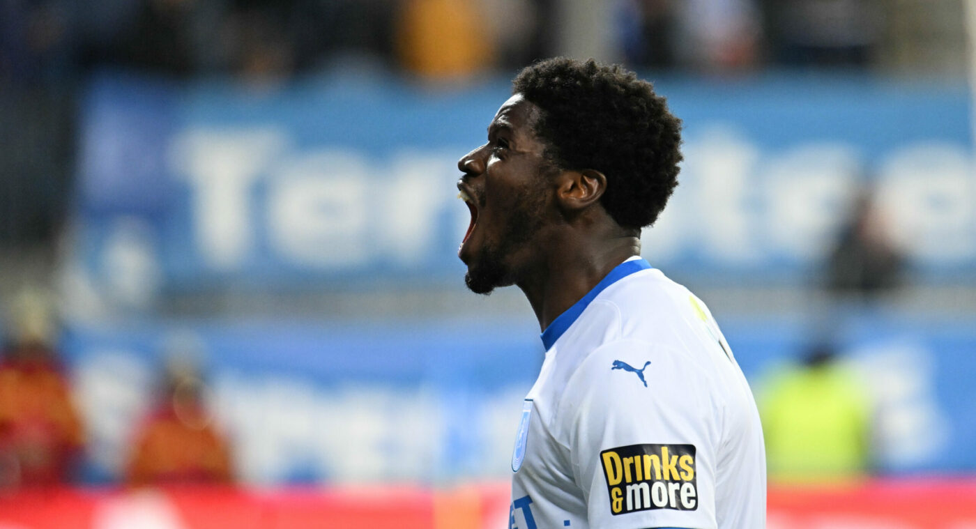 Steven Nsimba, asaltat de mesaje rasiste, după golul marcat cu Dinamo. Reacţia Universităţii Craiova şi a fanilor olteni