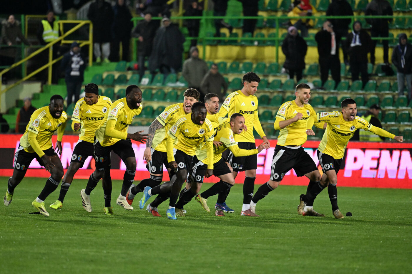 U Cluj se bazează pe ajutorul lui Dinamo, în lupta la titlu. „O echipă bună, bună”. Analogie între Bergodi și Chivu. „El are mai multe șanse”