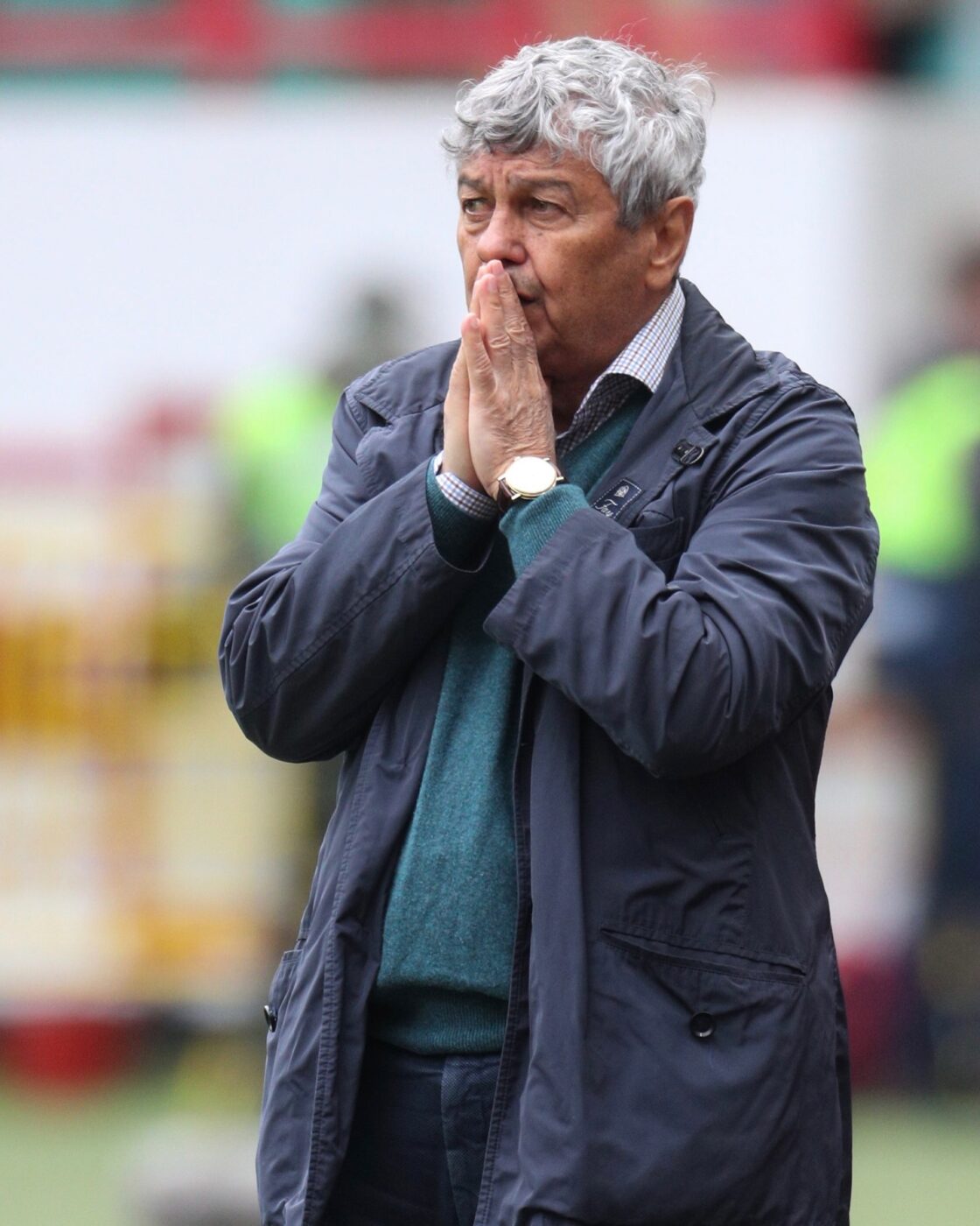 un-apropiat-al-lui-mircea-lucescu-dezvaluie-le-a-spus-doctorilor-ideal-ar-fi-sa-mor-pe-teren-1120x1400.jpg