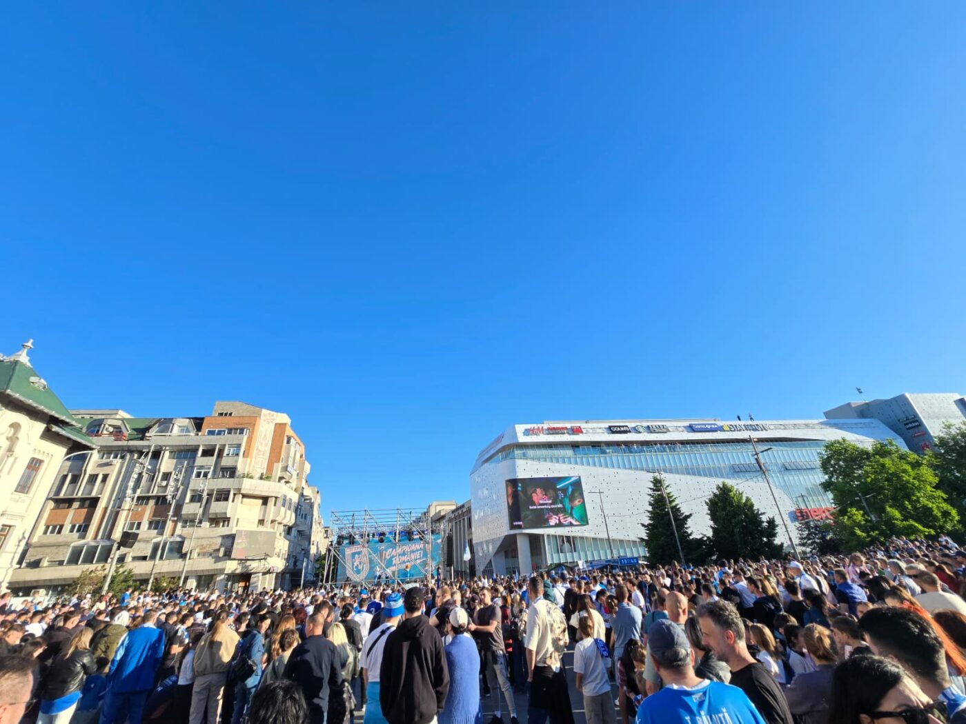 LIVE Petrecerea de titlu a Universității Craiova. Se cântă „We are the Champions”!