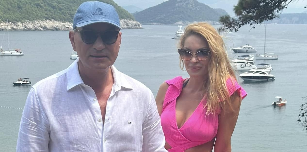 EXTRA Valentina Pelinel, în costum de baie, stă pe plajă în brațele lui Cristi Borcea: „Evadare”
