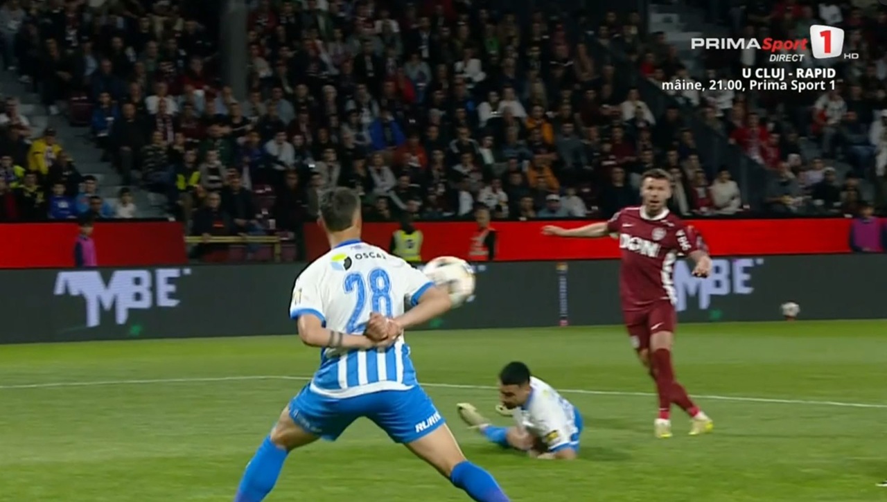 VAR a salvat-o din nou pe Craiova! Rus a comis henț în careu, dar arbitrii video au dat un ofsaid care pe imaginea de la TV e imposibil de văzut!