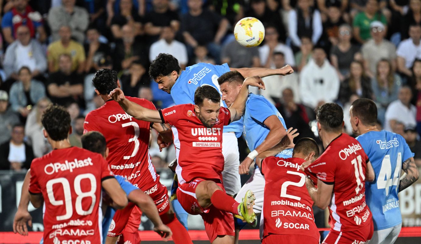 Pot rămâne fără antrenor după meciul anului! Situație bizară în Superliga