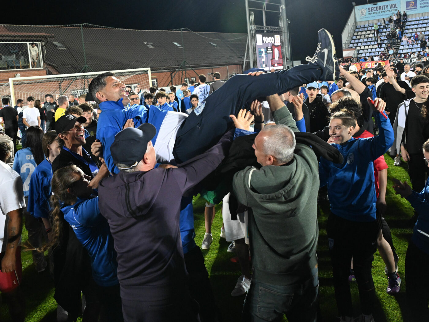 REPORTAJ „Au trecut doi ani de când a murit, dar nu voi da verigheta jos niciodată!”. La o cafea cu Florin Pîrvu, antrenorul care a promovat în Superliga vara asta: despre fotbal, viață, căderi și perseverență