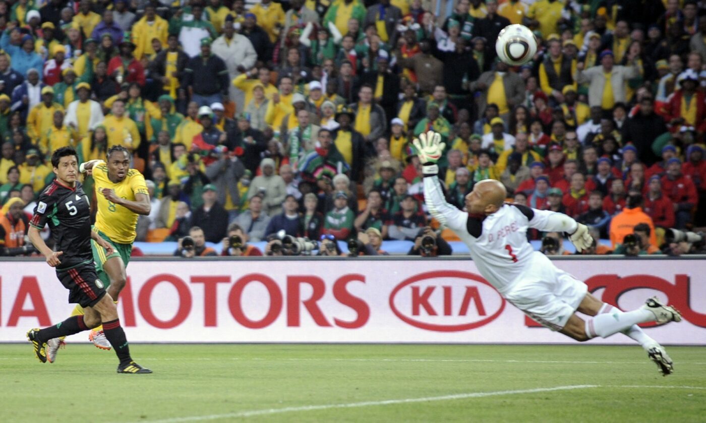 CM 2026 Ce s-a ales de Tshabalala, sud-africanul care a fost dorit de FCSB după ce a făcut senzație la Mondialul din 2010