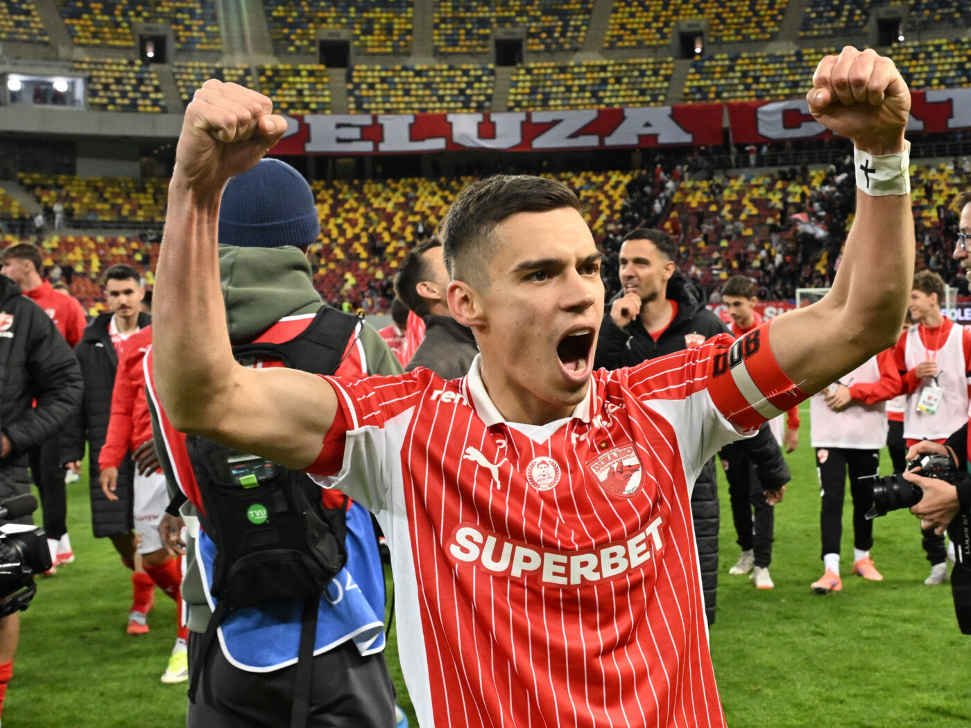 EXCLUSIV Confesiunea lui Cătălin Cîrjan după acuzele fanilor lui Dinamo: „Iau asupra mea. Am fost jignit, înjurat, văzut primul vinovat! Mă doare foarte tare”. EXCLUSIV