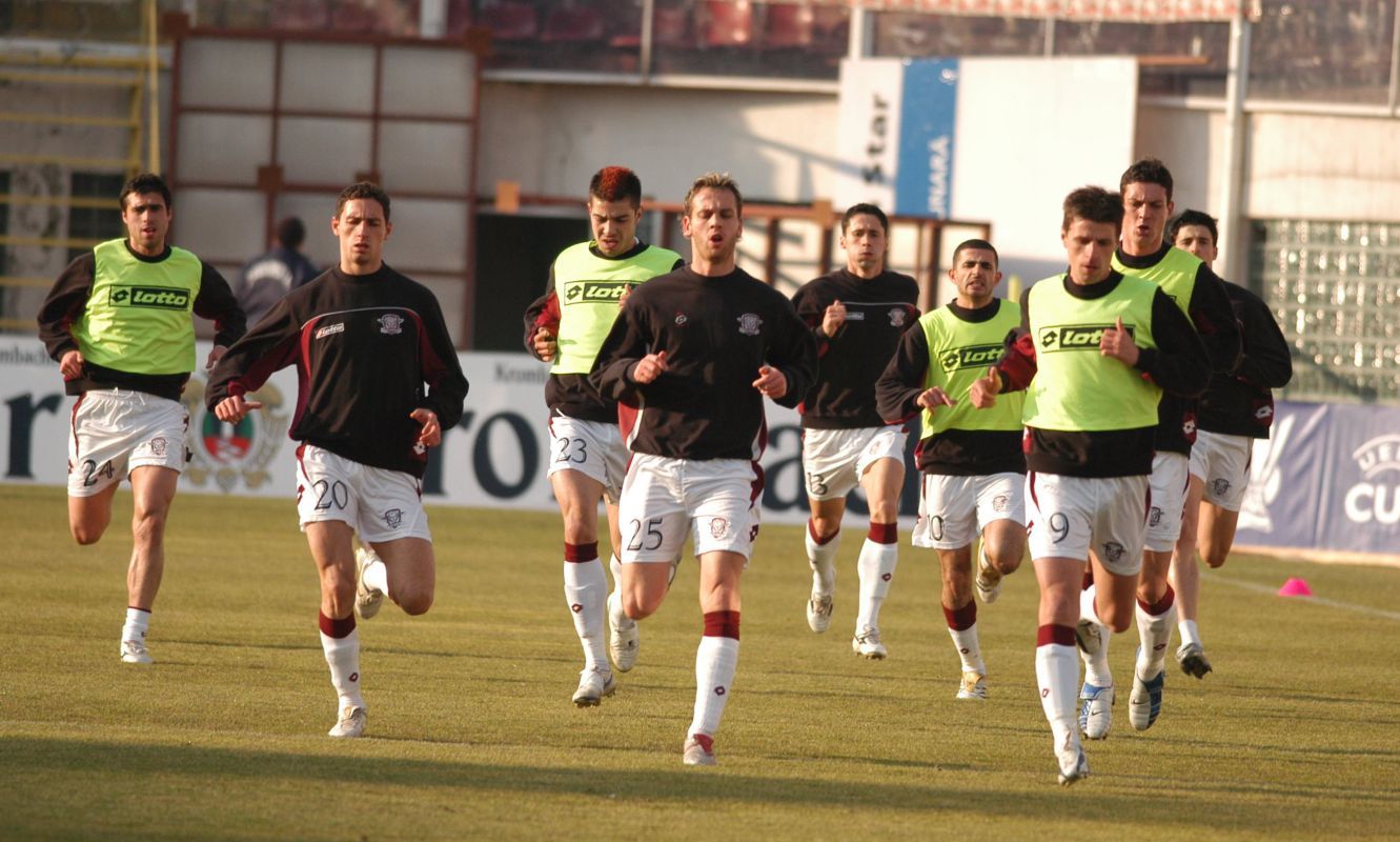 EXCLUSIV Cum au ajuns foștii fotbaliști ai Rapidului patroni la Los Angeles, deși aveau o șaormerie la București