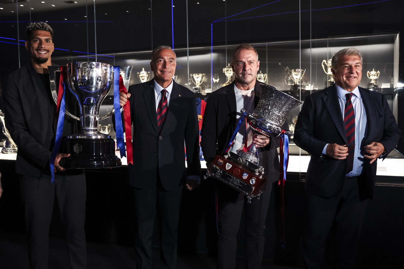 Cutremur în Europa! Real Madrid le cere celor de la UEFA să-i anuleze trofeele rivalei FC Barcelona!