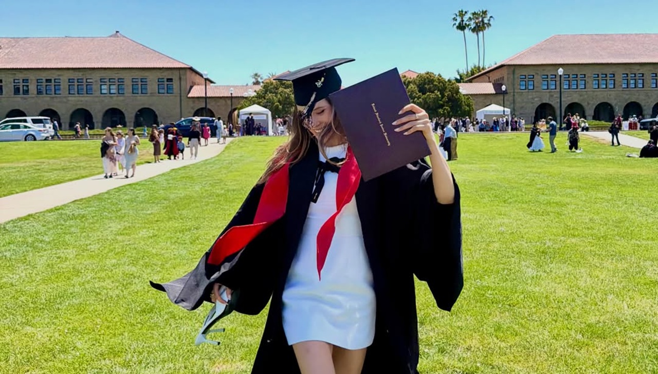 Marea campioană olimpică şi-a luat licența la Universitatea Stanford la 22 de ani