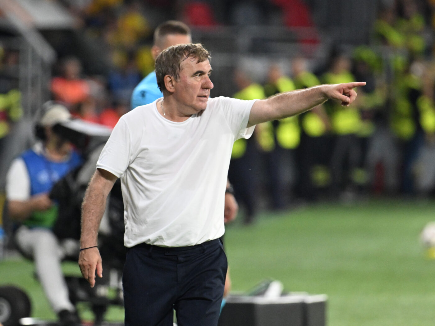 DECLARAȚII Gică Hagi i-a făcut o favoare uriașă lui Gigi Becali: i-a cerut lui Florinel Coman să se transfere! „Să-și găsească echipă și să joace”