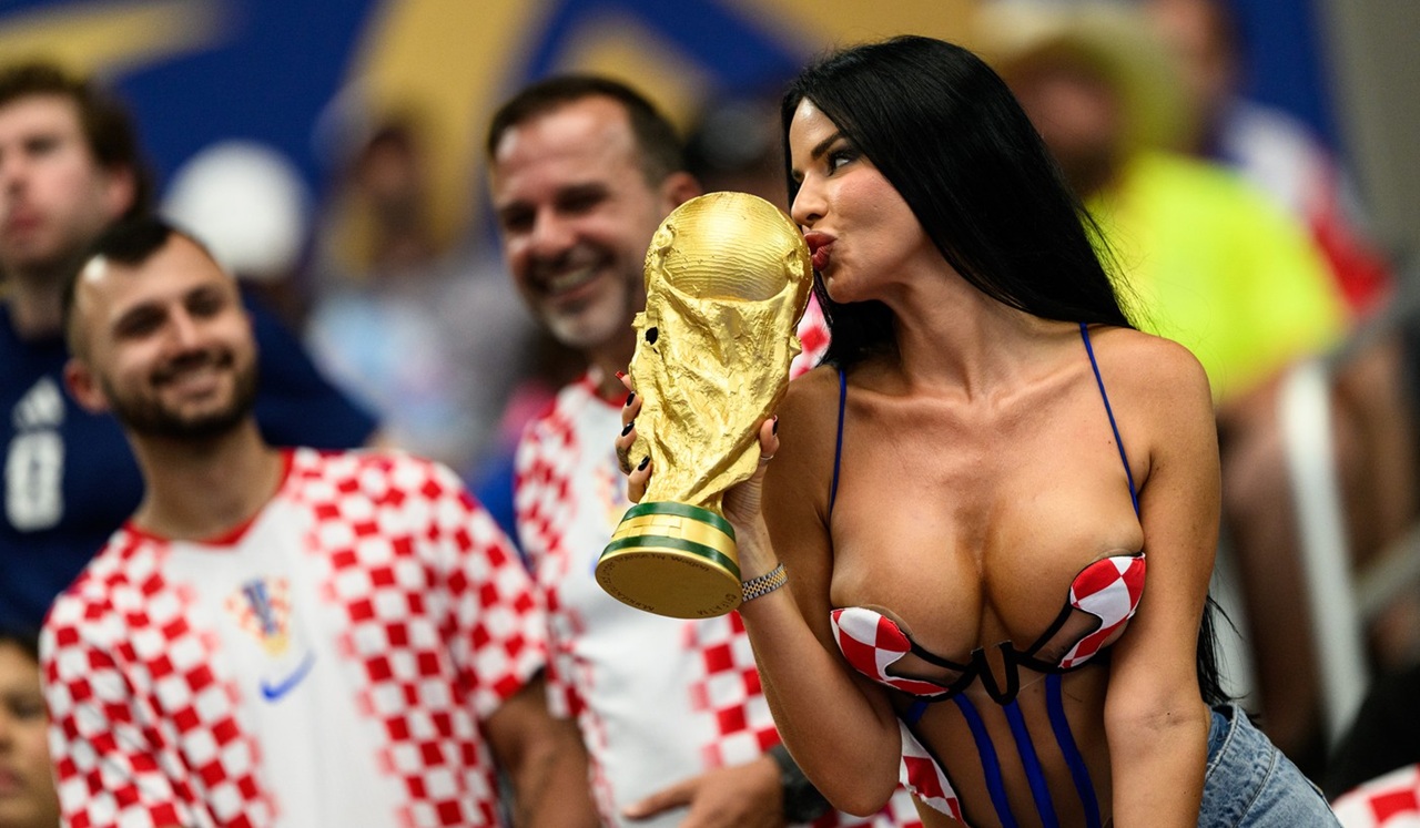 CM 2026 E Croația la Mondial, e și Ivana Knoll în tribună. Apariție RĂVĂȘITOARE a brunetei care a înnebunit mapamondul