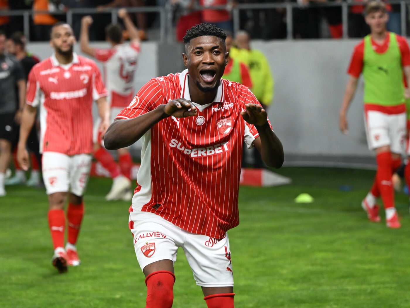 Kennedy Boateng, gata să o trădeze pe Dinamo pentru FCSB. Ce i-a cerut lui Gigi Becali: „Sute de mii de euro la semnătură”