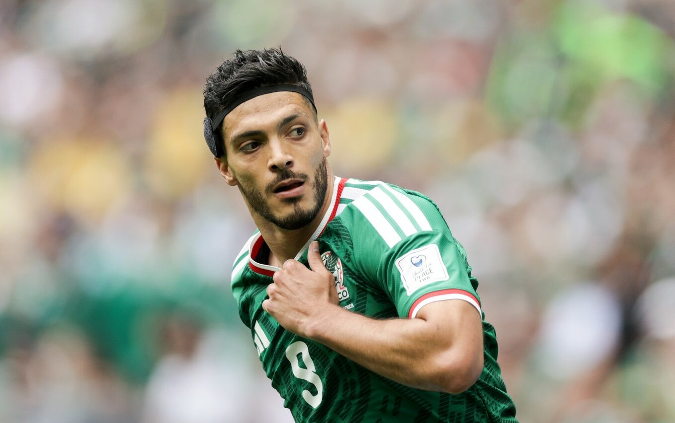 CM 2026 Toată lumea s-a întrebat ce poartă pe cap mexicanul Raul Jimenez. De ce joacă așa la Campionatul Mondial
