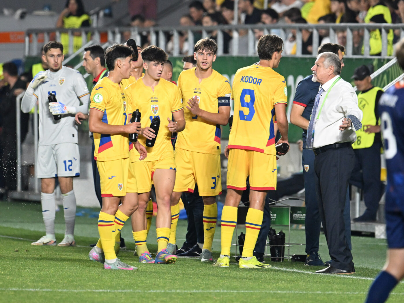 Atacantul român e dispus să joace în Superliga după ce în trecut l-a refuzat pe Gigi Becali. Rivala FCSB din play-off îl vrea
