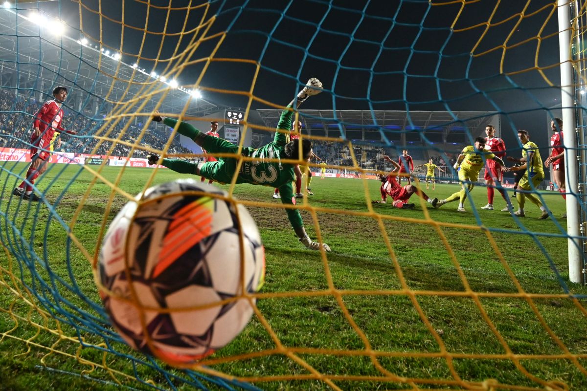 EXCLUSIV Patronul din Superliga recunoaște: „Am fost atât de proști cu contractul acestui jucător! Chiar îl plătim degeaba”