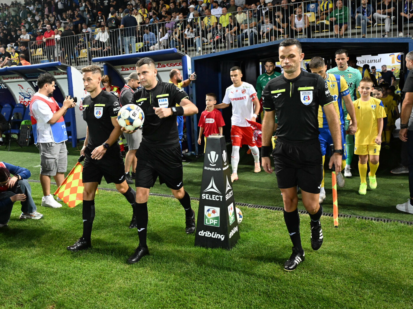 EXCLUSIV Încă 3 rezilieri la clubul din Superliga! Mai are în lot doar 6 fotbaliști din sezonul trecut