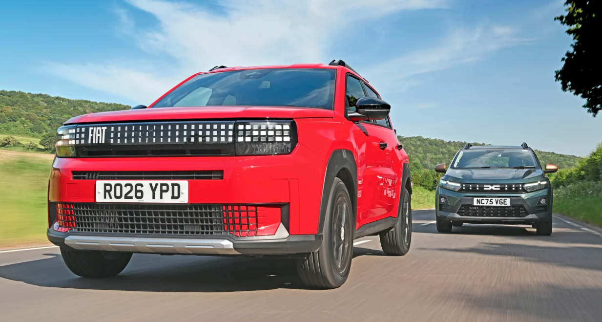 Britanicii au comparat o Dacia Sandero Stepway cu o Fiat Grande Panda şi au dat verdictul: „Un duel briliant”