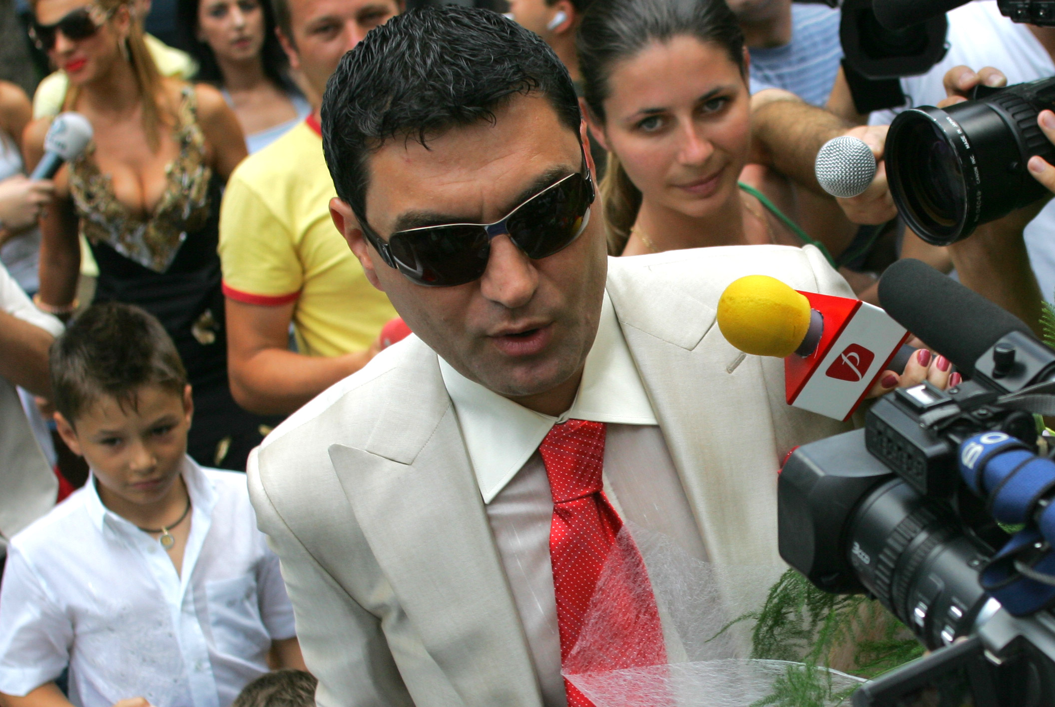 Absolut fabulos! Pe asta cu Cristi Borcea nu ai mai auzit-o niciodată: cui i-a făcut cadou un Maybach ultimul tip! „Îmi era rău în mașină” EXCLUSIV ProSport Live