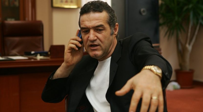 Dezvăluirile halucinante ale fotbalistului din vestiarul FCSB: „Auzeam cum vibrează telefonul pe bancă! Becali urla la jucători, iar lor le e frică de el”