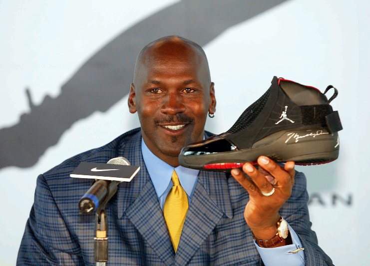 Orașul „îndrăgostit” de handbal în care legendarul Michael Jordan este un zeu! Tricoul „vânat” de toți fanii, la loc de cinste | SPECIAL