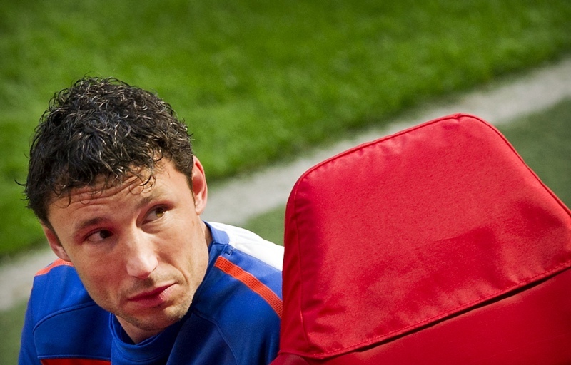 Fostul star al Barcelonei și Olandei, Mark van Bommel, a suferit un accident în timp ce încerca să scape de un hoț înarmat!