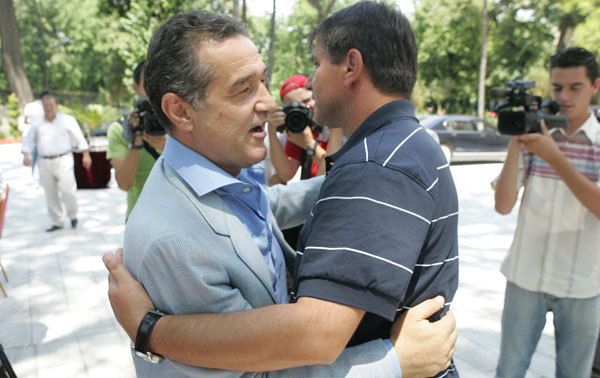 Gigi Becali, replică uluitoare pentru Marius Lăcătuș, după ce „Fiara” l-a atacat pe patronul FCSB: „Cu mine are ce are, dar ăia de la Nord l-au iubit. A uitat? Pentru ei trebuia să tacă!” | EXCLUSIV