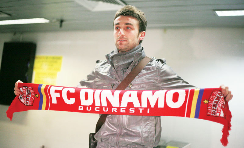 Albanezul care i-a încântat pe fanii lui Dinamo e gata să trădeze pentru o mare rivală! Elis Bakaj vrea să revină în Liga 1 și a anunțat că e dispus să accepte o ofertă de la dușmanii „câinilor”: „Sunt profesionist”