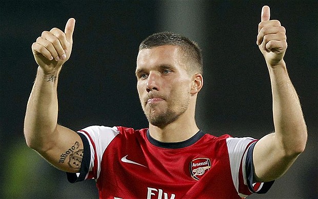 Gest șocant! Fostul star al lui Bayern Munchen, Lukas Podolski, și-a ieșit din minți și a fost eliminat la propriul său meci caritabil!